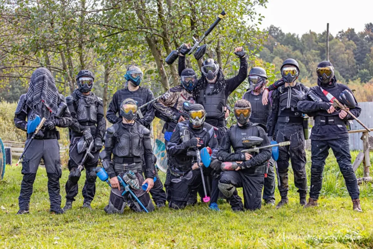 Imprezy integracyjne w Arenie Mocy - paintball zespołowy